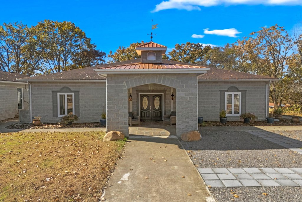 Russellville, Tennessee, 37860, United States, 5 Bedrooms Bedrooms, ,5.5 BathroomsBathrooms,Residential,Forsale,2002622