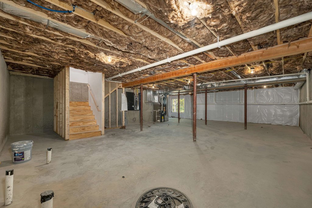 Meredith, New Hampshire, 03253, United States, 4 Bedrooms Bedrooms, ,2.5 BathroomsBathrooms,Residential,Forsale,2002407