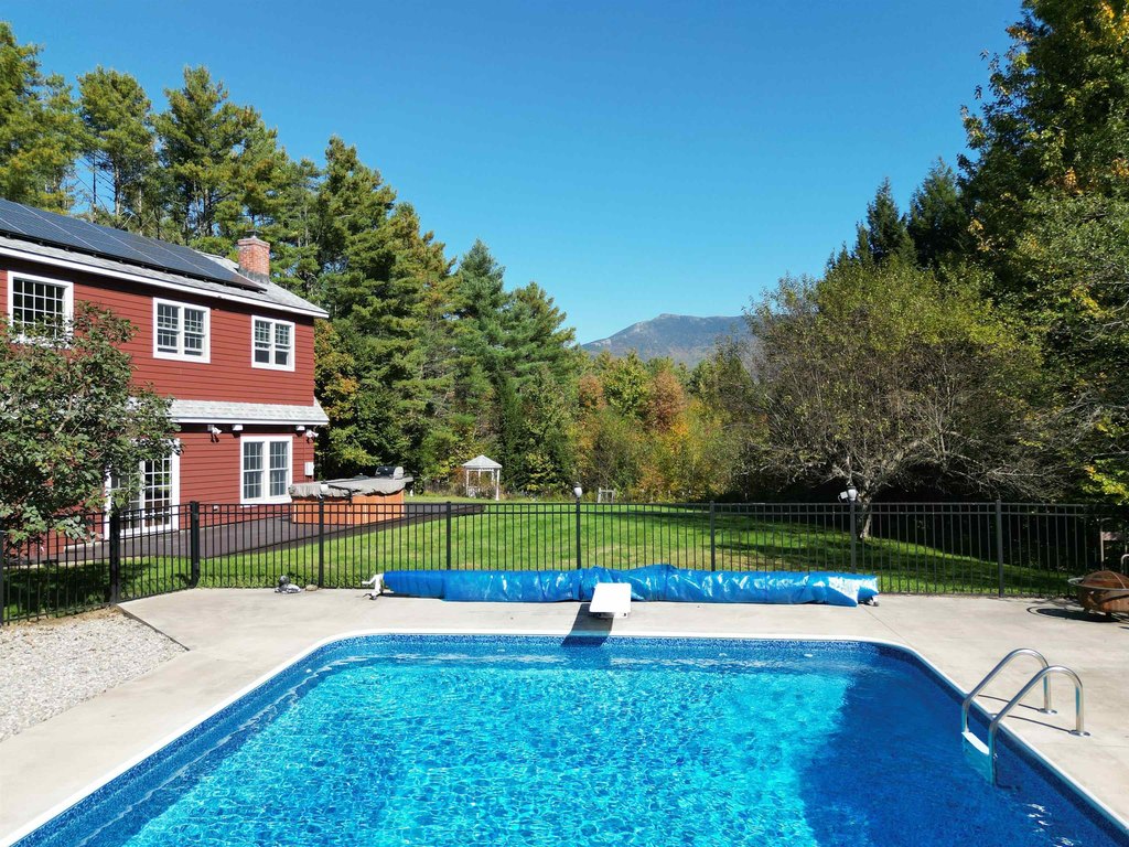 Underhill, Vermont, 05489, United States, 4 Bedrooms Bedrooms, ,3 BathroomsBathrooms,Residential,Forsale,1953117