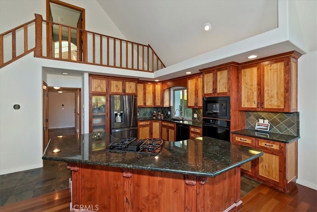 Lake Arrowhead, California, 92352, United States, 4 Bedrooms Bedrooms, ,3 BathroomsBathrooms,Residential,Forsale,2000288