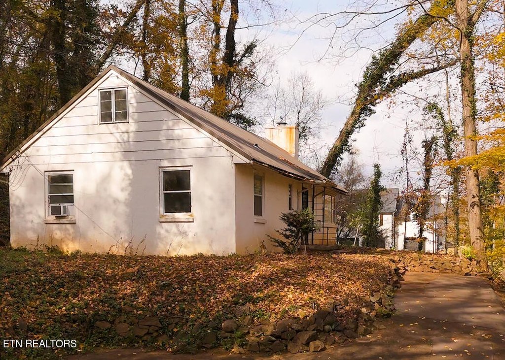 Knoxville, Tennessee, 37920, United States, 2 Bedrooms Bedrooms, ,1 BathroomBathrooms,Residential,Forsale,1999470