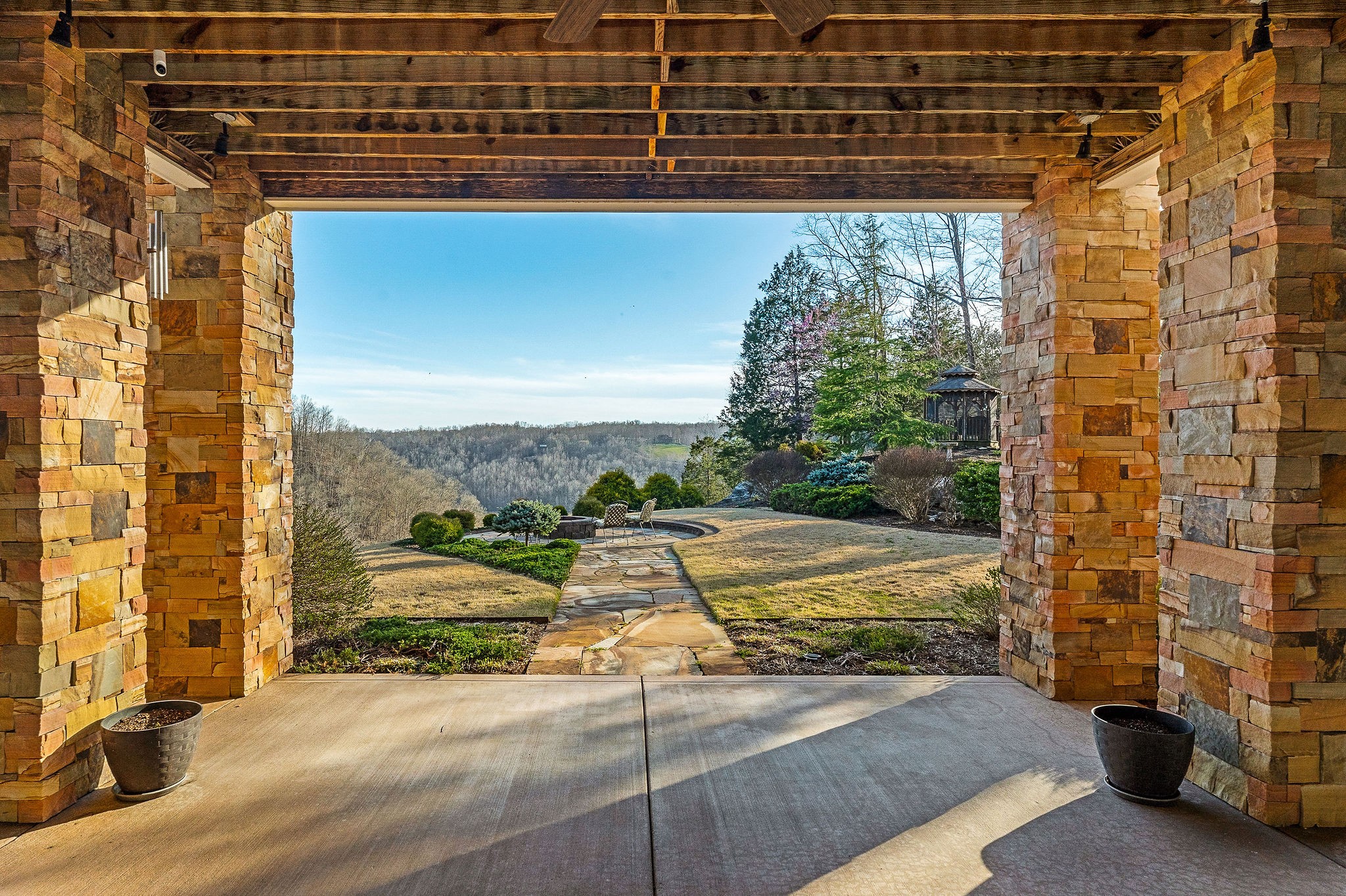 Sparta, Tennessee, 38583, United States, 3 Bedrooms Bedrooms, ,3.5 BathroomsBathrooms,Residential,Forsale,1968516