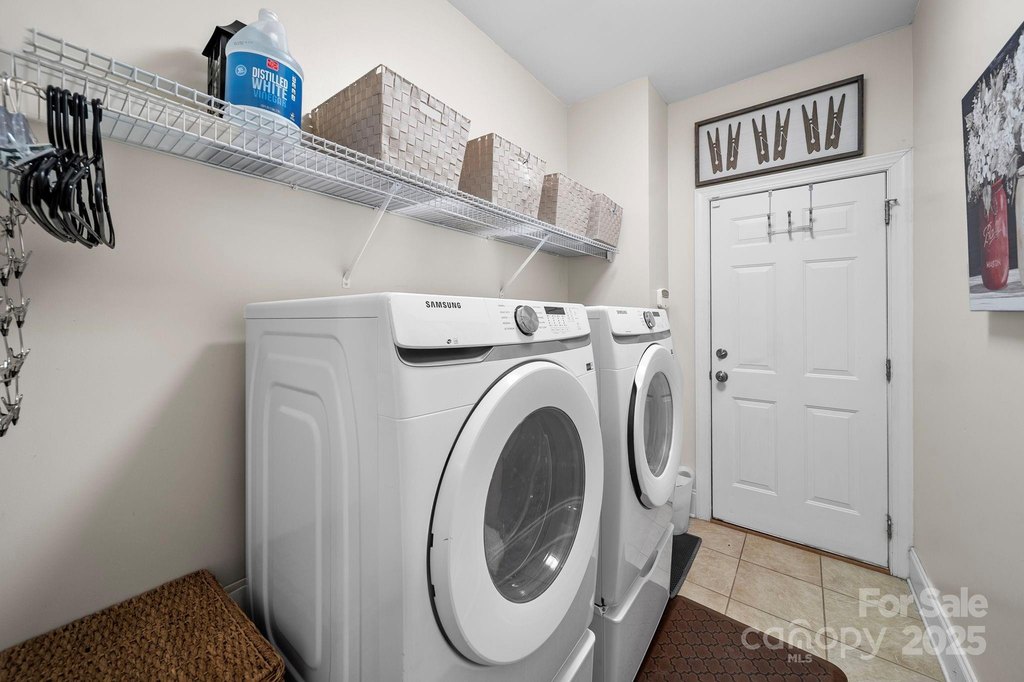 Cramerton, North Carolina, 28032, United States, 3 Bedrooms Bedrooms, ,3.5 BathroomsBathrooms,Residential,Forsale,2007724