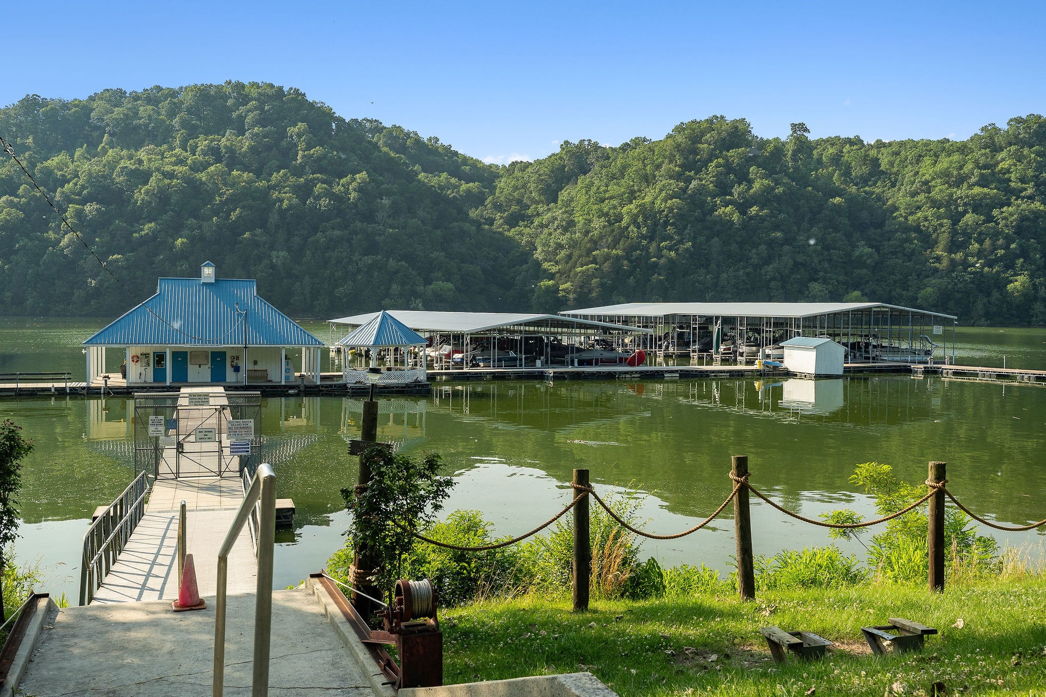 Smithville, Tennessee, 37166, United States, 4 Bedrooms Bedrooms, ,4 BathroomsBathrooms,Residential,Forsale,1999482