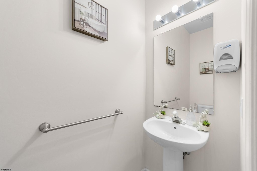 Egg Harbor Township, New Jersey, 08234, United States, 4 Bedrooms Bedrooms, ,2.5 BathroomsBathrooms,Residential,Forsale,1994153