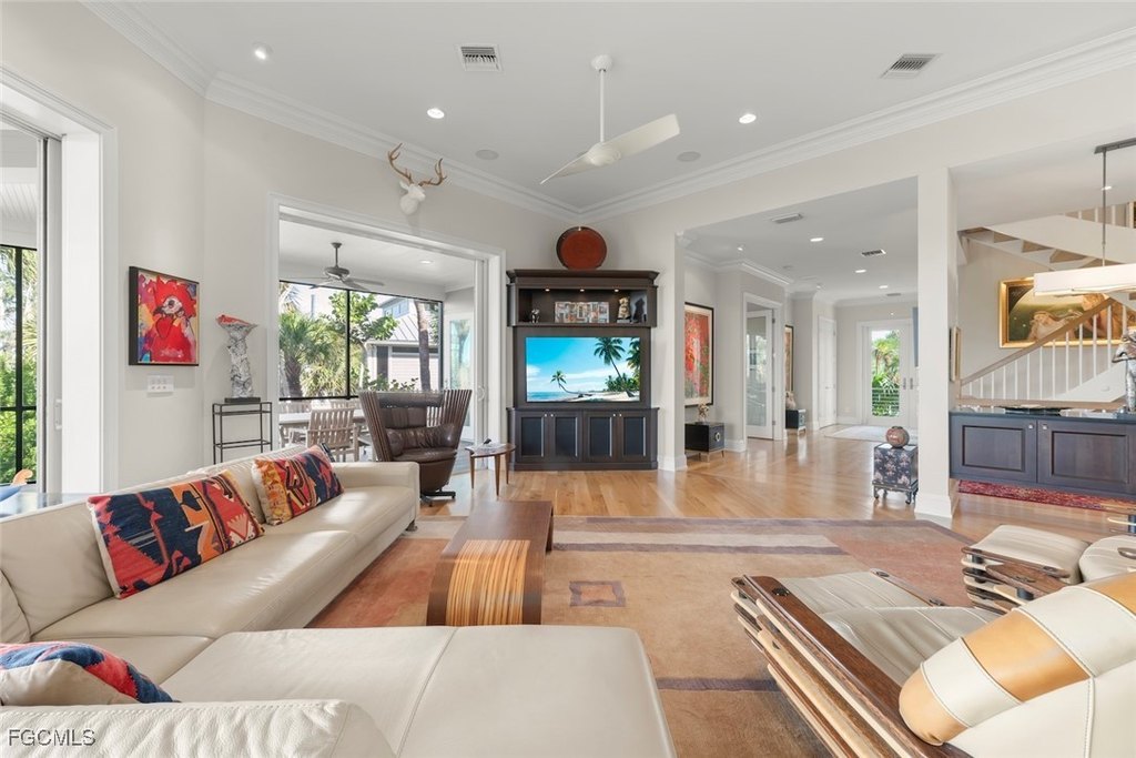 Sanibel, Florida, 33957, United States, 5 Bedrooms Bedrooms, ,4.5 BathroomsBathrooms,Residential,Forsale,1998638