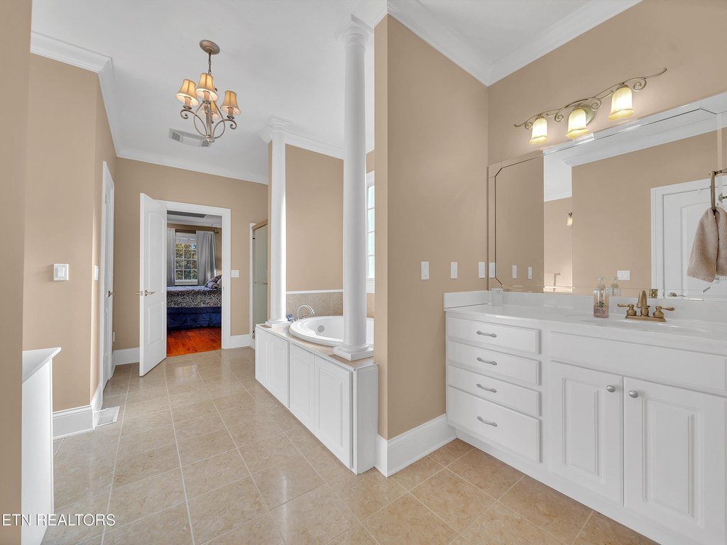 Lenoir City, Tennessee, 37772, United States, 5 Bedrooms Bedrooms, ,4.5 BathroomsBathrooms,Residential,Forsale,1999466