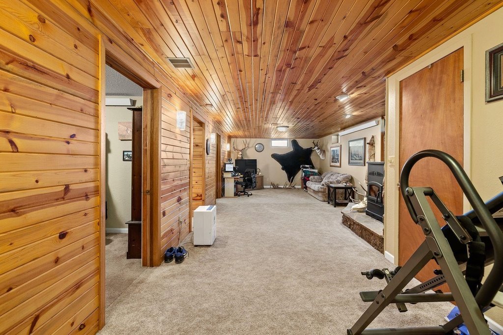 Custer, South Dakota, 57730, United States, 5 Bedrooms Bedrooms, ,2 BathroomsBathrooms,Residential,Forsale,2011080