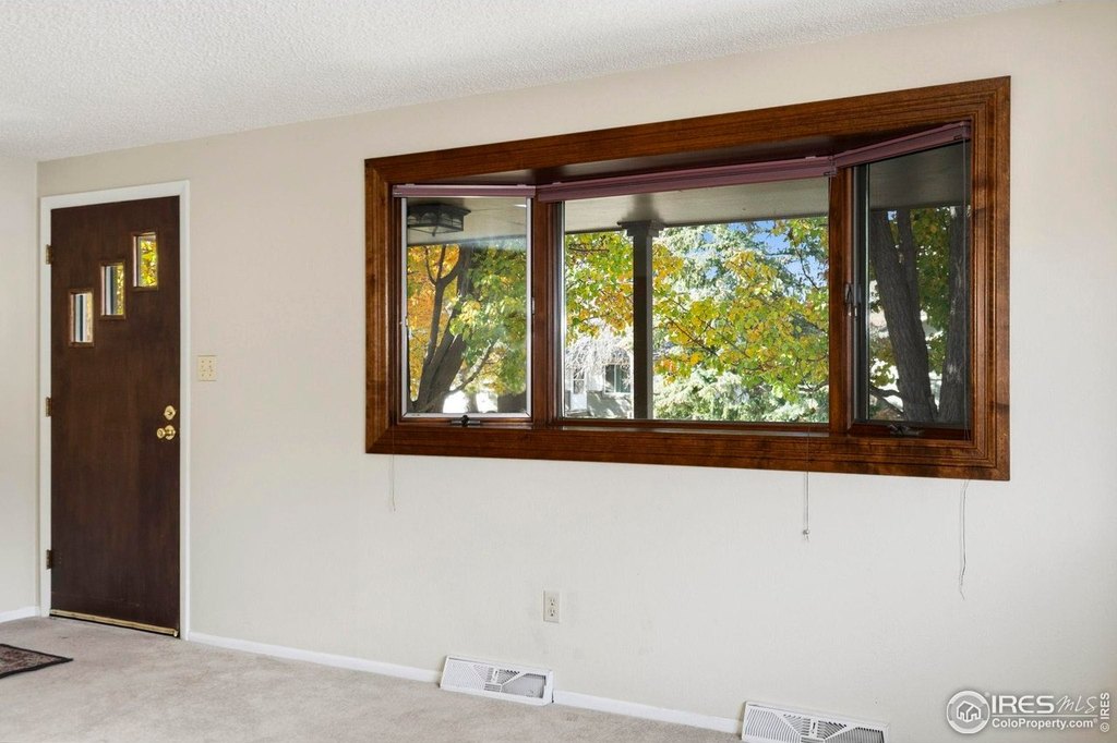 Loveland, Colorado, 80538, United States, 5 Bedrooms Bedrooms, ,2 BathroomsBathrooms,Residential,Forsale,2004289