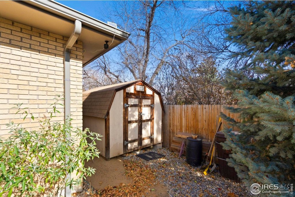 Loveland, Colorado, 80538, United States, 5 Bedrooms Bedrooms, ,2 BathroomsBathrooms,Residential,Forsale,2004289