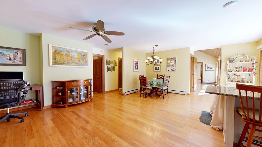 Williston, Vermont, 05495, United States, 2 Bedrooms Bedrooms, ,2 BathroomsBathrooms,Residential,Forsale,1999493