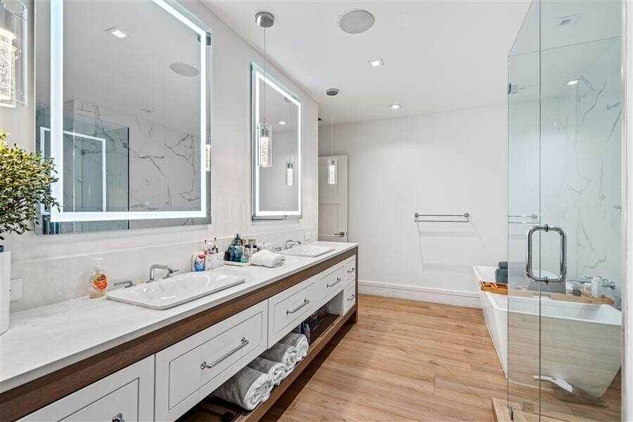 Delray Beach, Florida, 33444, United States, 5 Bedrooms Bedrooms, ,5.5 BathroomsBathrooms,Residential,Forsale,1996336