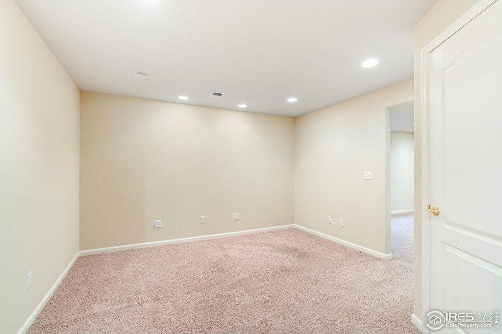 Loveland, Colorado, 80538, United States, 3 Bedrooms Bedrooms, ,3.5 BathroomsBathrooms,Residential,Forsale,2004288