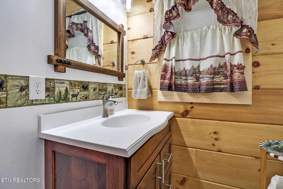 Jamestown, Tennessee, 38556, United States, 3 Bedrooms Bedrooms, ,2 BathroomsBathrooms,Residential,Forsale,1929821