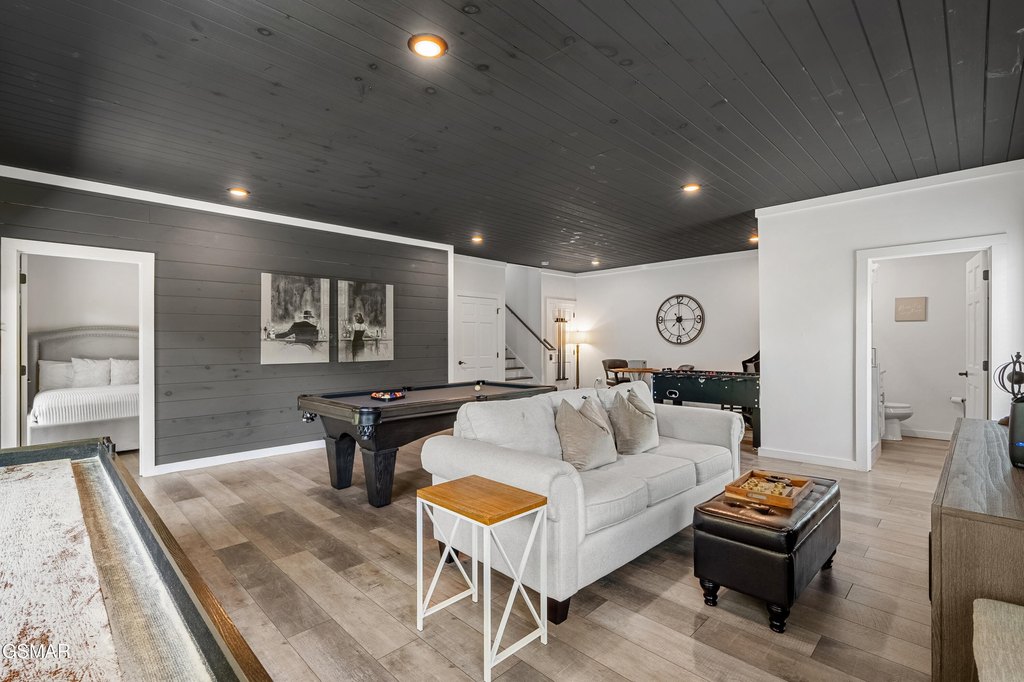 Gatlinburg, Tennessee, 37738, United States, 1 Bedroom Bedrooms, ,2 BathroomsBathrooms,Residential,Forsale,1999465