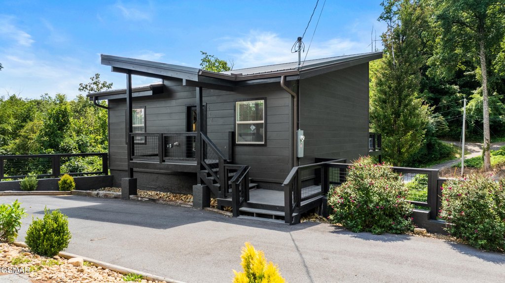 Gatlinburg, Tennessee, 37738, United States, 1 Bedroom Bedrooms, ,2 BathroomsBathrooms,Residential,Forsale,1999465