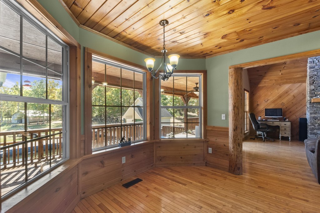 Ringgold, Georgia, 30736, United States, 3 Bedrooms Bedrooms, ,3.5 BathroomsBathrooms,Residential,Forsale,2004682