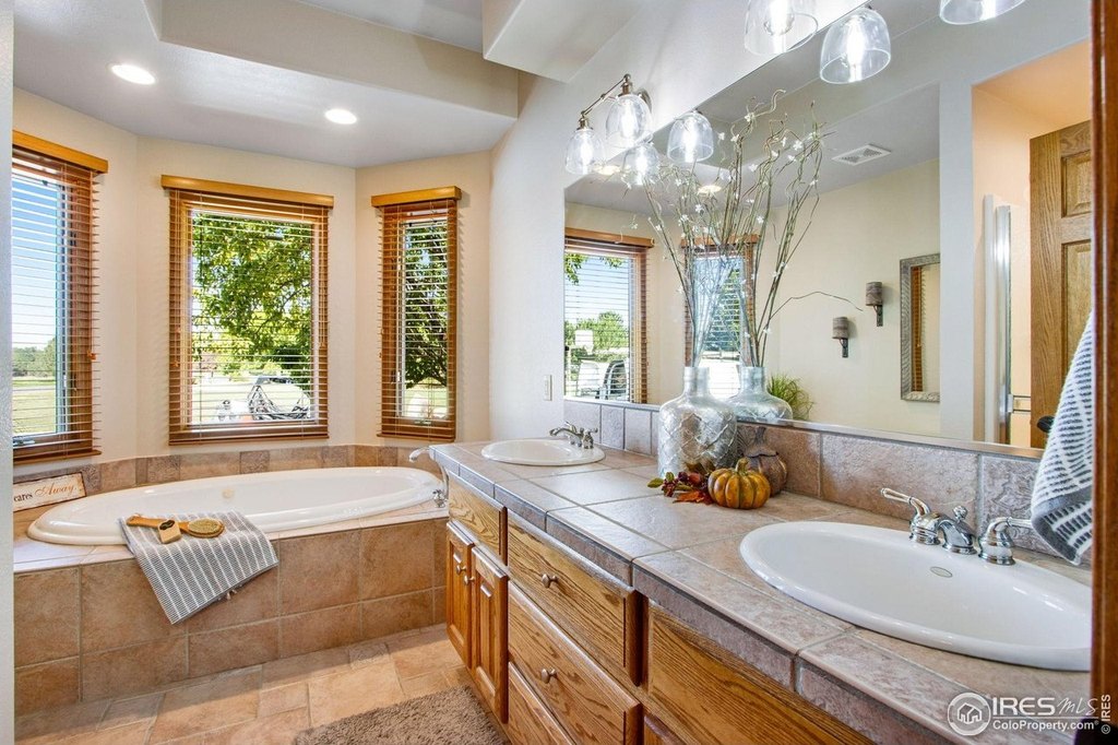 Windsor, Colorado, 80550, United States, 6 Bedrooms Bedrooms, ,3.5 BathroomsBathrooms,Residential,Forsale,2004284