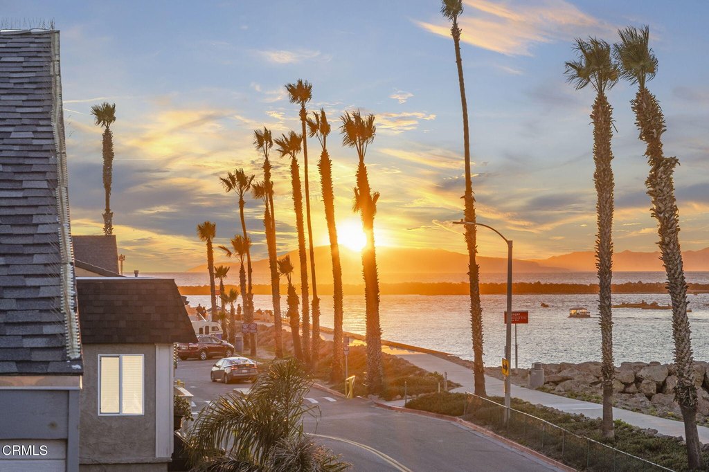 Oxnard, California, 93035, United States, 4 Bedrooms Bedrooms, ,3.5 BathroomsBathrooms,Residential,Forsale,2004312