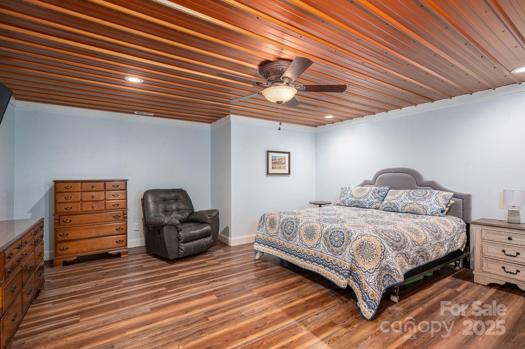 Conover, North Carolina, 28613, United States, 3 Bedrooms Bedrooms, ,4.5 BathroomsBathrooms,Residential,Forsale,2007719