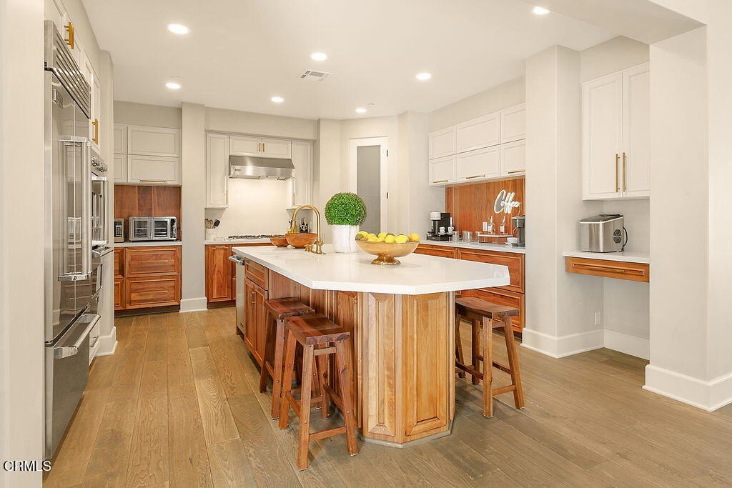 Thousand Oaks, California, 91362, United States, 4 Bedrooms Bedrooms, ,3.5 BathroomsBathrooms,Residential,Forsale,2004525