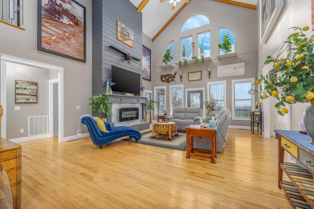 Talbott, Tennessee, 37877, United States, 5 Bedrooms Bedrooms, ,4.5 BathroomsBathrooms,Residential,Forsale,2002624