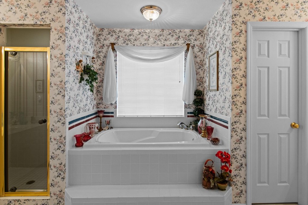 Dayton, Tennessee, 37321, United States, 3 Bedrooms Bedrooms, ,3.5 BathroomsBathrooms,Residential,Forsale,2009591