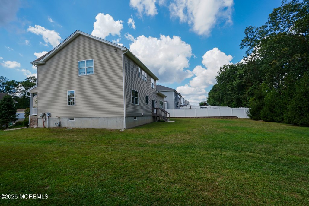 Howell, New Jersey, 07731, United States, 4 Bedrooms Bedrooms, ,3 BathroomsBathrooms,Residential,Forsale,1953811