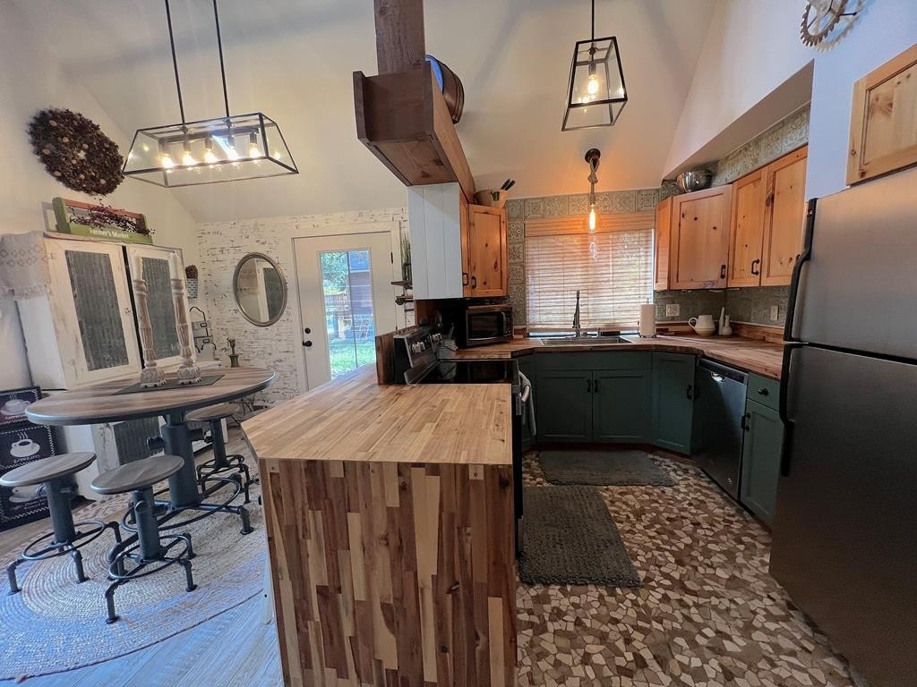 McCall, Idaho, 83638, United States, 3 Bedrooms Bedrooms, ,1.5 BathroomsBathrooms,Residential,Forsale,1996723