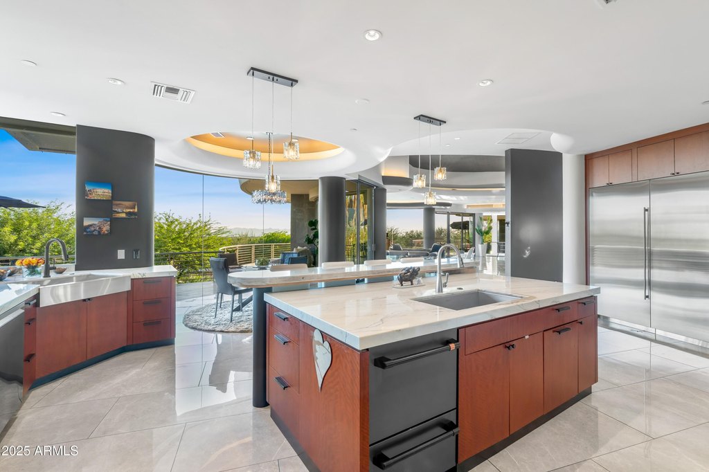 Paradise Valley, Arizona, 85253, United States, 5 Bedrooms Bedrooms, ,6.5 BathroomsBathrooms,Residential,Forsale,2004936