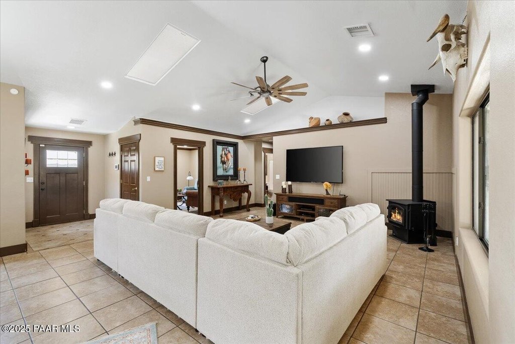 Paulden, Arizona, 86334, United States, 3 Bedrooms Bedrooms, ,2.5 BathroomsBathrooms,Residential,Forsale,1903147