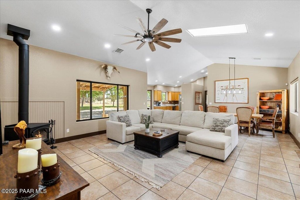 Paulden, Arizona, 86334, United States, 3 Bedrooms Bedrooms, ,2.5 BathroomsBathrooms,Residential,Forsale,1903147