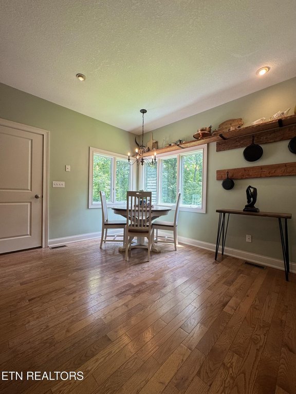 Kingston, Tennessee, 37763, United States, 4 Bedrooms Bedrooms, ,3.5 BathroomsBathrooms,Residential,Forsale,1893802