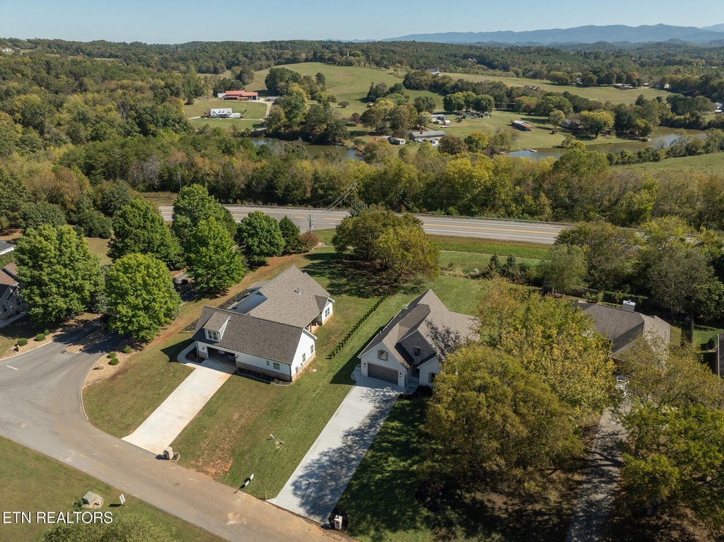 Maryville, Tennessee, 37801, United States, 3 Bedrooms Bedrooms, ,3 BathroomsBathrooms,Residential,Forsale,1942429