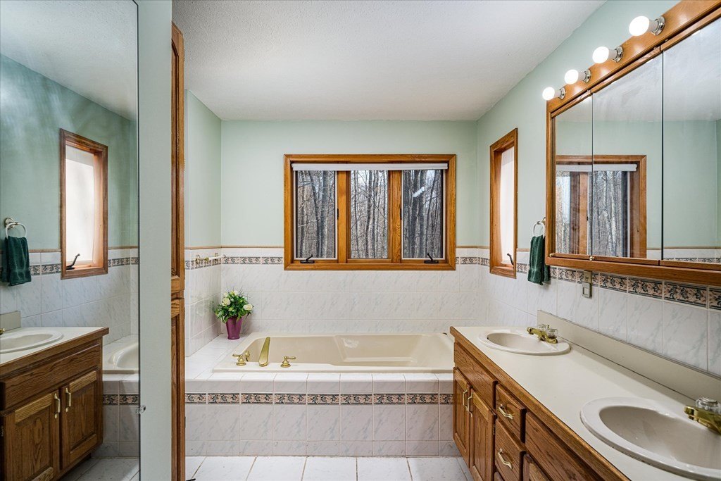 Monterey, Tennessee, 38574, United States, 4 Bedrooms Bedrooms, ,3 BathroomsBathrooms,Residential,Forsale,1954065