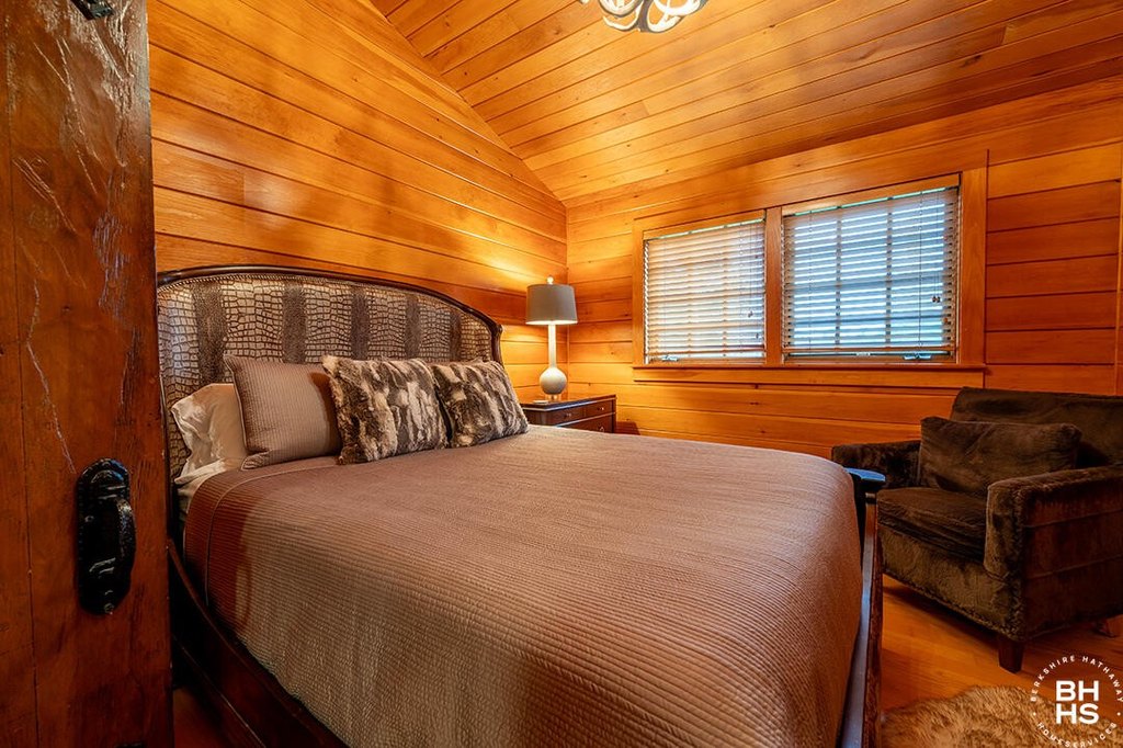 Lake Placid, New York, 12946, United States, 4 Bedrooms Bedrooms, ,3.5 BathroomsBathrooms,Residential,Forsale,1999414