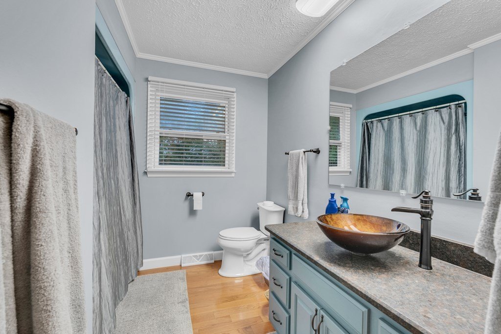 Smithville, Tennessee, 37166, United States, 4 Bedrooms Bedrooms, ,3 BathroomsBathrooms,Residential,Forsale,2010949