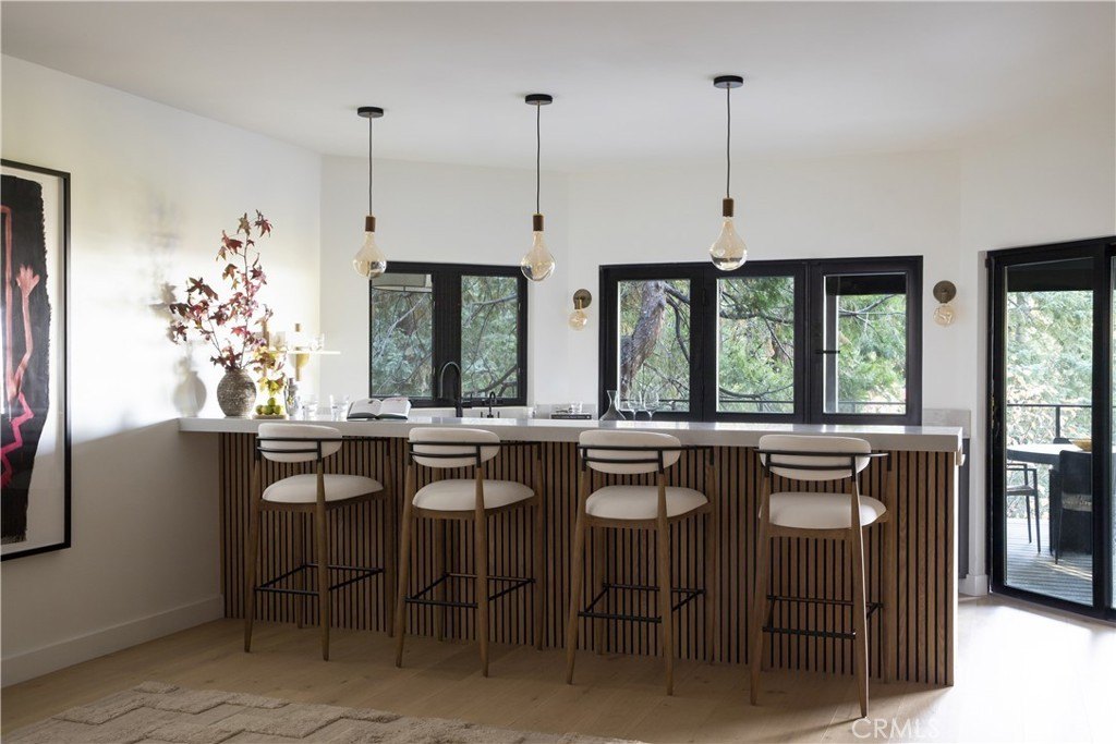 Lake Arrowhead, California, 92352, United States, 5 Bedrooms Bedrooms, ,5 BathroomsBathrooms,Residential,Forsale,2004865