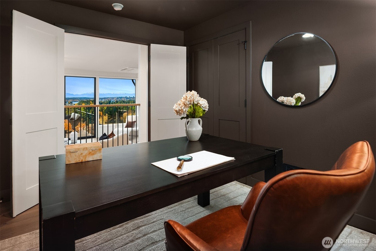 Clyde Hill, Washington, 98004, United States, 5 Bedrooms Bedrooms, ,4 BathroomsBathrooms,Residential,Forsale,2004453