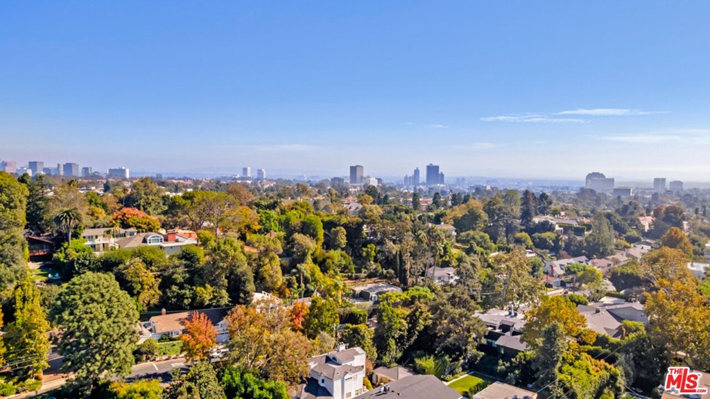 Los Angeles, California, 90049, United States, 5 Bedrooms Bedrooms, ,4 BathroomsBathrooms,Residential,Forsale,1985953