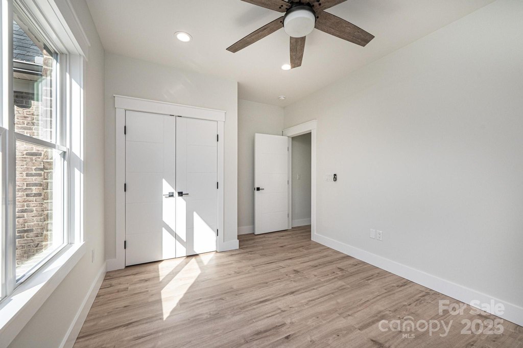 Hickory, North Carolina, 28601, United States, 4 Bedrooms Bedrooms, ,3 BathroomsBathrooms,Residential,Forsale,2007717