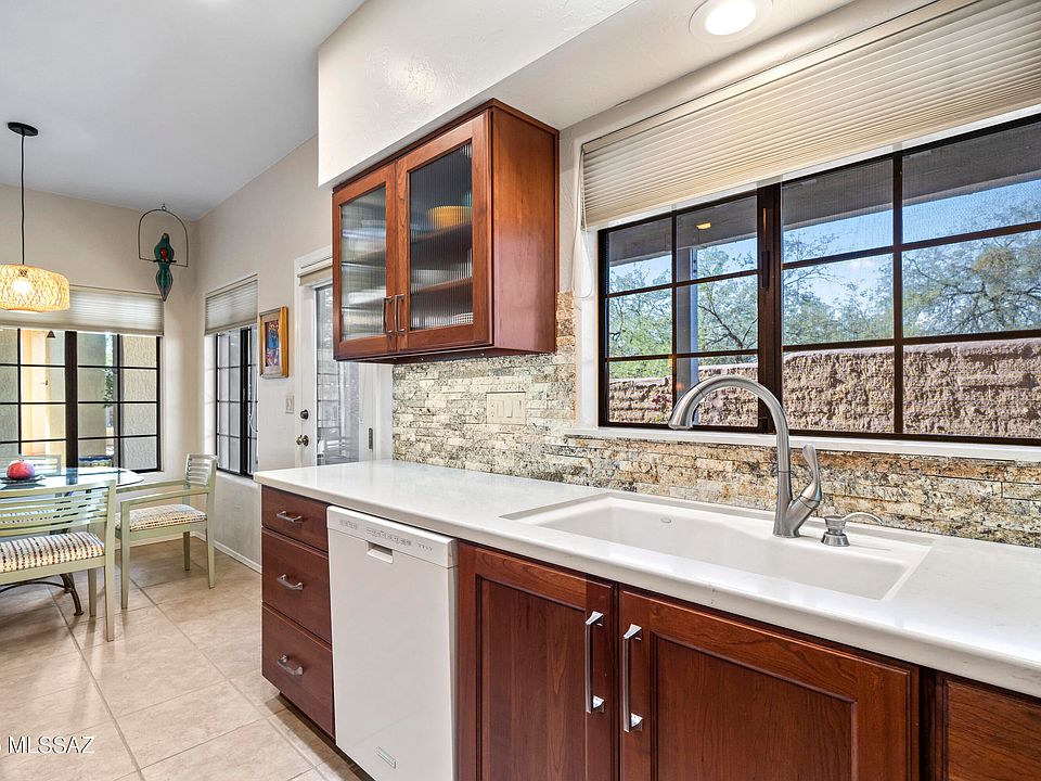 Tucson, Arizona, 85712, United States, 3 Bedrooms Bedrooms, ,2 BathroomsBathrooms,Residential,Forsale,2004426