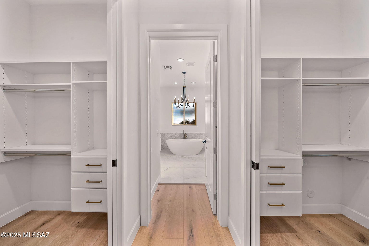 Tucson, Arizona, 85718, United States, 5 Bedrooms Bedrooms, ,5 BathroomsBathrooms,Residential,Forsale,2004433