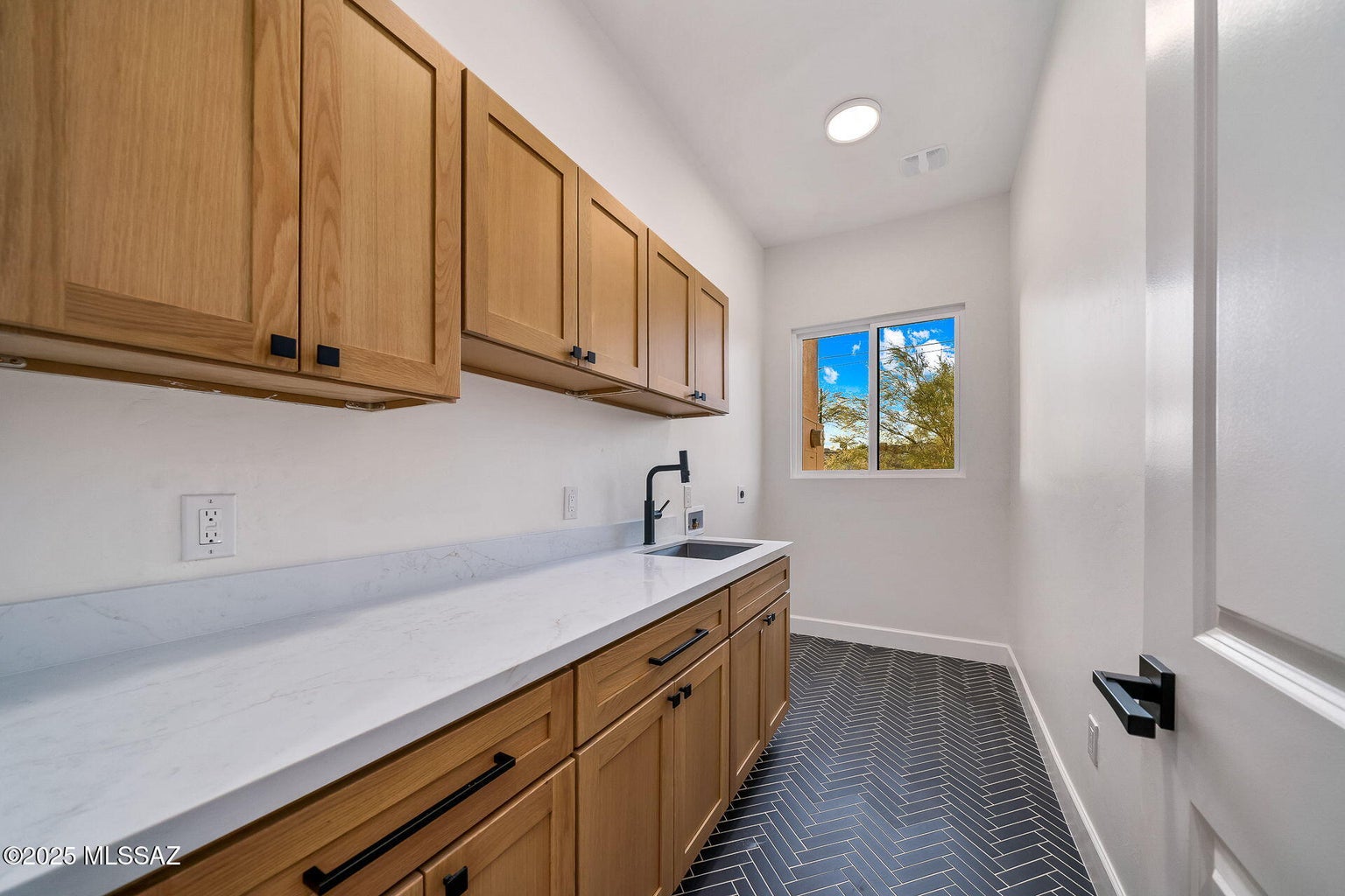 Tucson, Arizona, 85718, United States, 5 Bedrooms Bedrooms, ,5 BathroomsBathrooms,Residential,Forsale,2004433