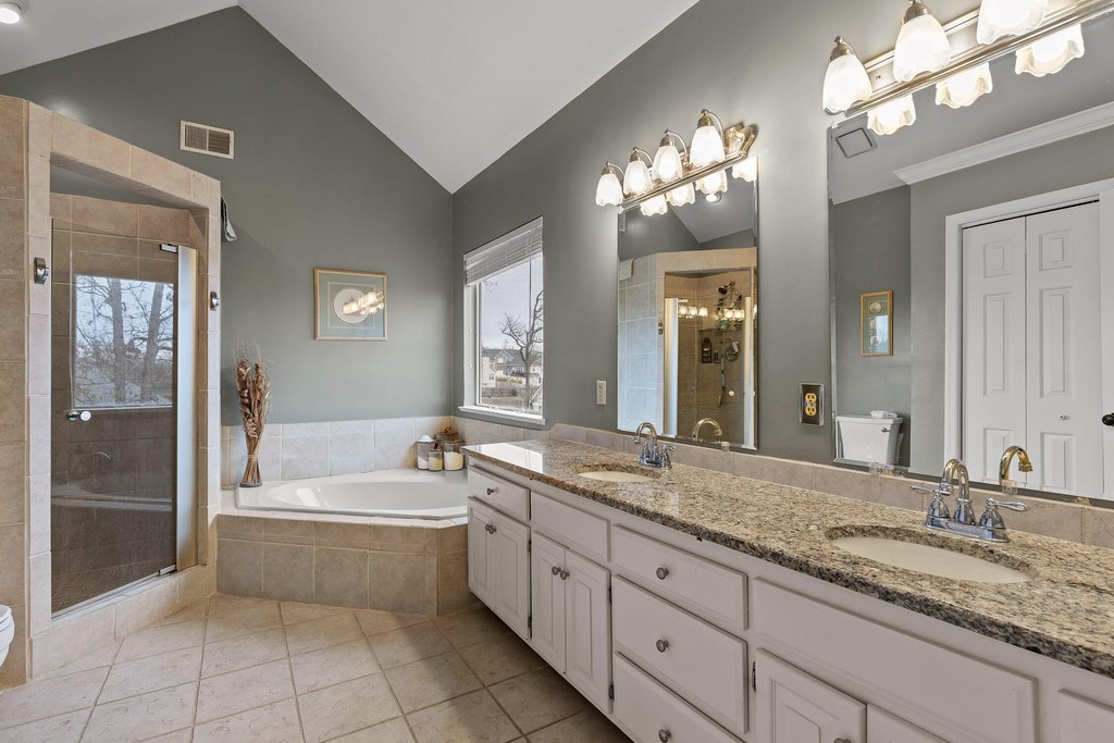 Chattanooga, Tennessee, 37421, United States, 4 Bedrooms Bedrooms, ,2.5 BathroomsBathrooms,Residential,Forsale,2009588