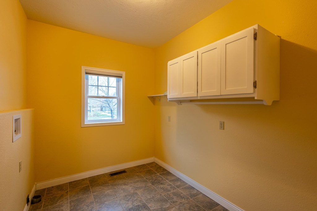 Spearfish, South Dakota, 57783, United States, 5 Bedrooms Bedrooms, ,3 BathroomsBathrooms,Residential,Forsale,2011078