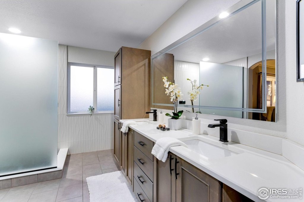 Windsor, Colorado, 80528, United States, 5 Bedrooms Bedrooms, ,3.5 BathroomsBathrooms,Residential,Forsale,2009202