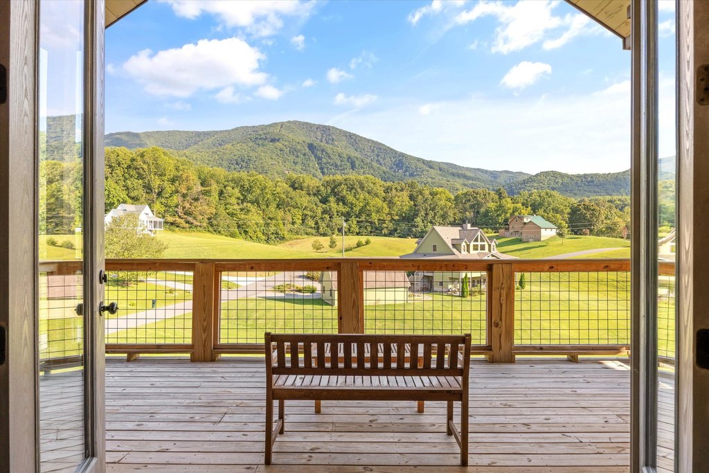 Sevierville, Tennessee, 37862, United States, 5 Bedrooms Bedrooms, ,5 BathroomsBathrooms,Residential,Forsale,1963563