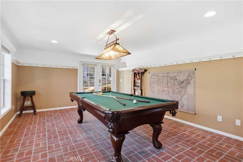 Lake Arrowhead, California, 92352, United States, 4 Bedrooms Bedrooms, ,3.5 BathroomsBathrooms,Residential,Forsale,2004861