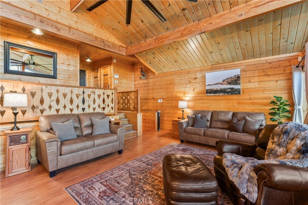 Crestline, California, 92325, United States, 3 Bedrooms Bedrooms, ,2.5 BathroomsBathrooms,Residential,Forsale,2004857